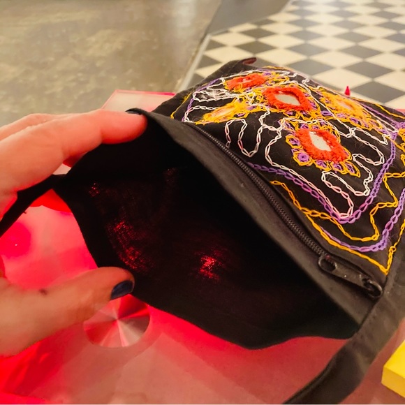 Vintage Y2K Mirrored/Embroidered Black Boho Crossbody Bag - Picture 8 of 8